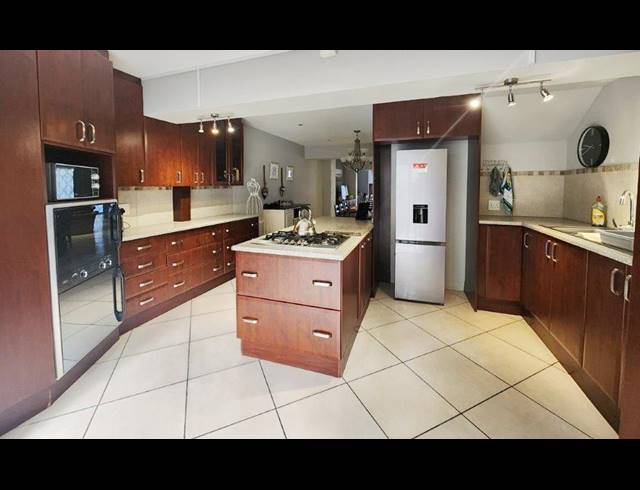 3 BEDROOM APARTMENT RENTED IN HUMEWOOD